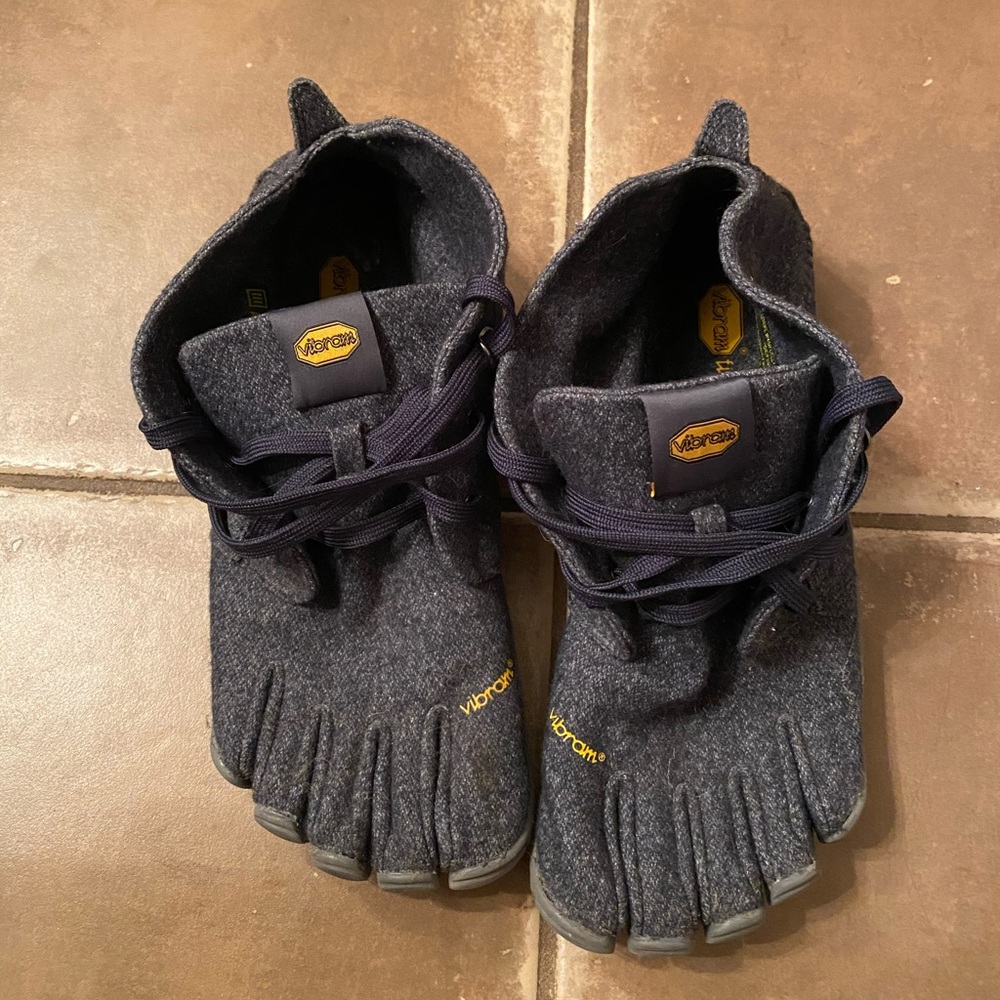 Vibrant 5-Finger Shoes SZ 11-11.5